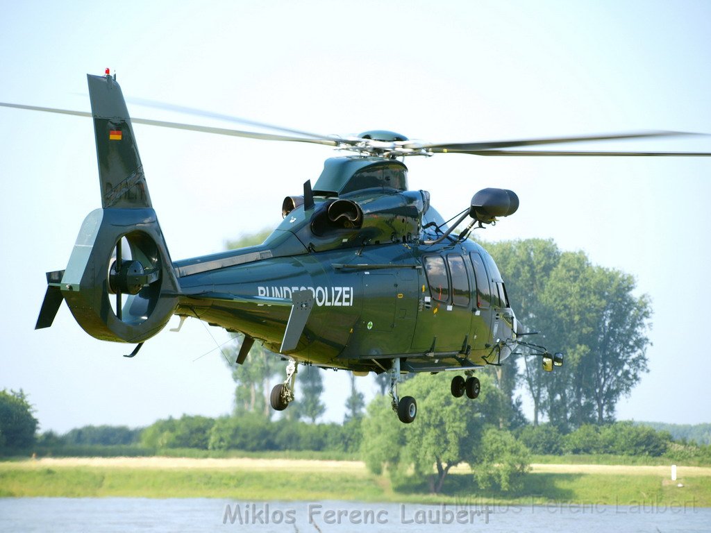 Uebung PRhein Feuerwehr Polizei DLRG Leverkusen Hitdorf P033.JPG